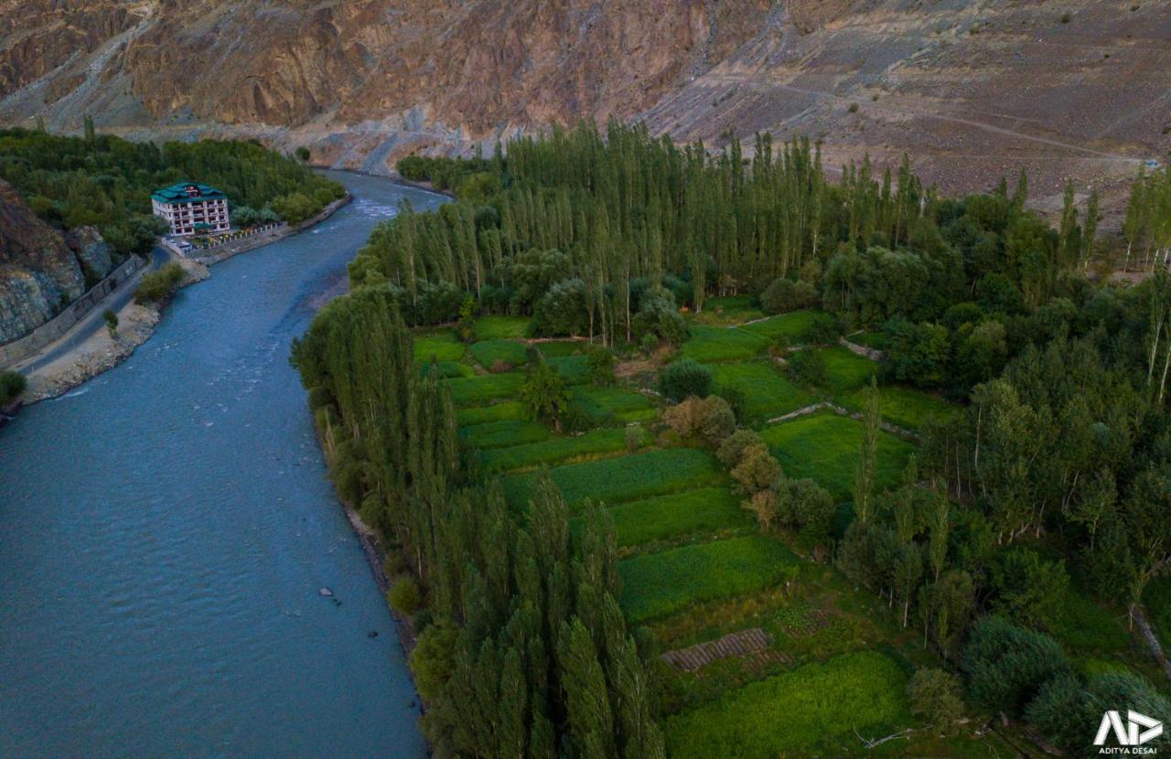 Hotel Chhutuk Heights Kargil Exterior photo